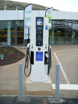 DBT installe la première borne de charge rapide universelle à la station BP de Chaponne - Photo 1 DBT installe la première borne de charge rapide universelle à la station BP de Chaponne - Photo 1