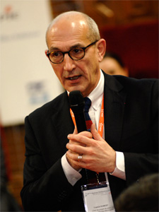Le préfet Francis Vuibert lors des 3<sup>èmes</sup> Assises IRVE, en février 2014 à Nice. Le préfet Francis Vuibert lors des 3<sup>èmes</sup> Assises IRVE, en février 2014 à Nice.