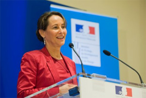 Ségolène Royal – Promouvoir la voiture électrique plutôt que pénaliser le diesel Ségolène Royal – Promouvoir la voiture électrique plutôt que pénaliser le diesel