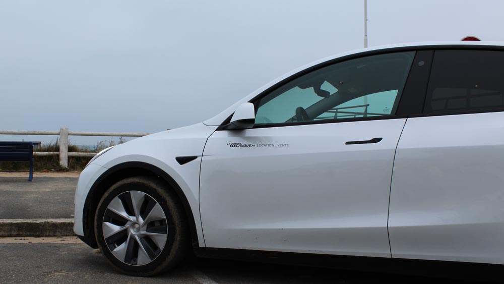 Tesla casse brutalement les prix des ses voitures électriques : en 24 h, le  Model 3 baisse de 13 500 euros en France 
