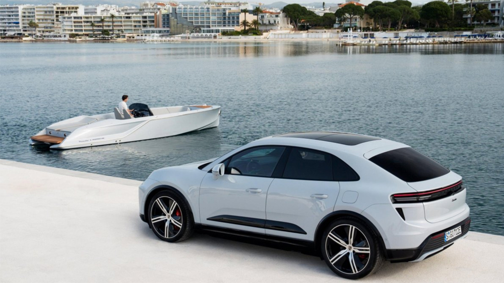 Bateau électrique Frauscher x Porsche 850 Fantom